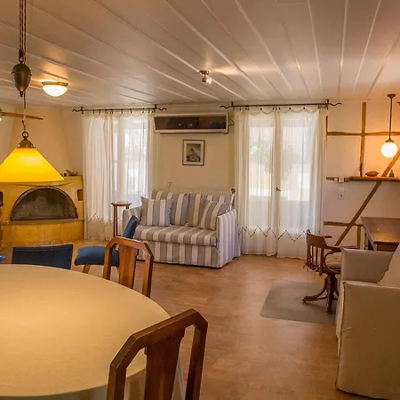 Town Traditional House / Cozy Yard Appartement *