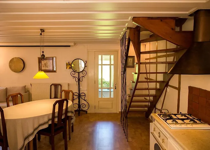 Appartement Town Traditional House / Cozy Yard