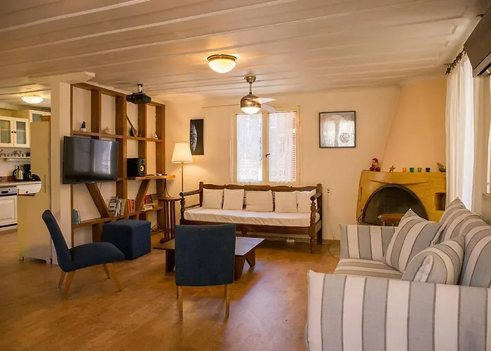 Town Traditional House / Cozy Yard * Λευκάδα