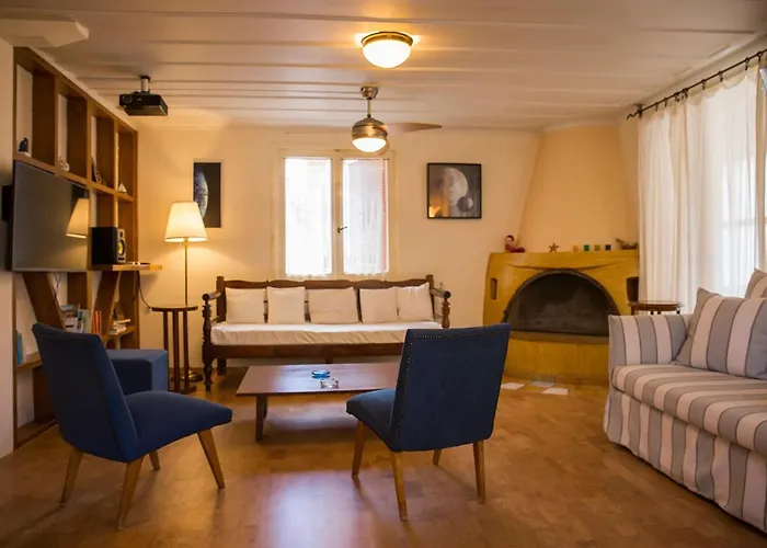 Town Traditional House / Cozy Yard Λευκάδα